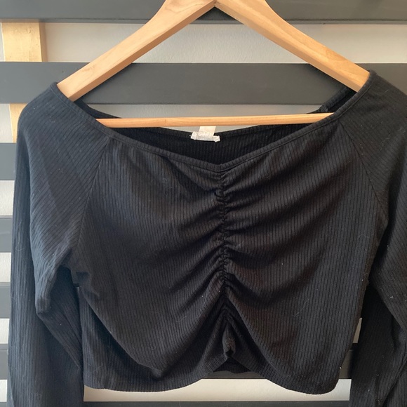 Black crop top - Picture 1 of 3